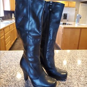 New Connie man-made black soft boots